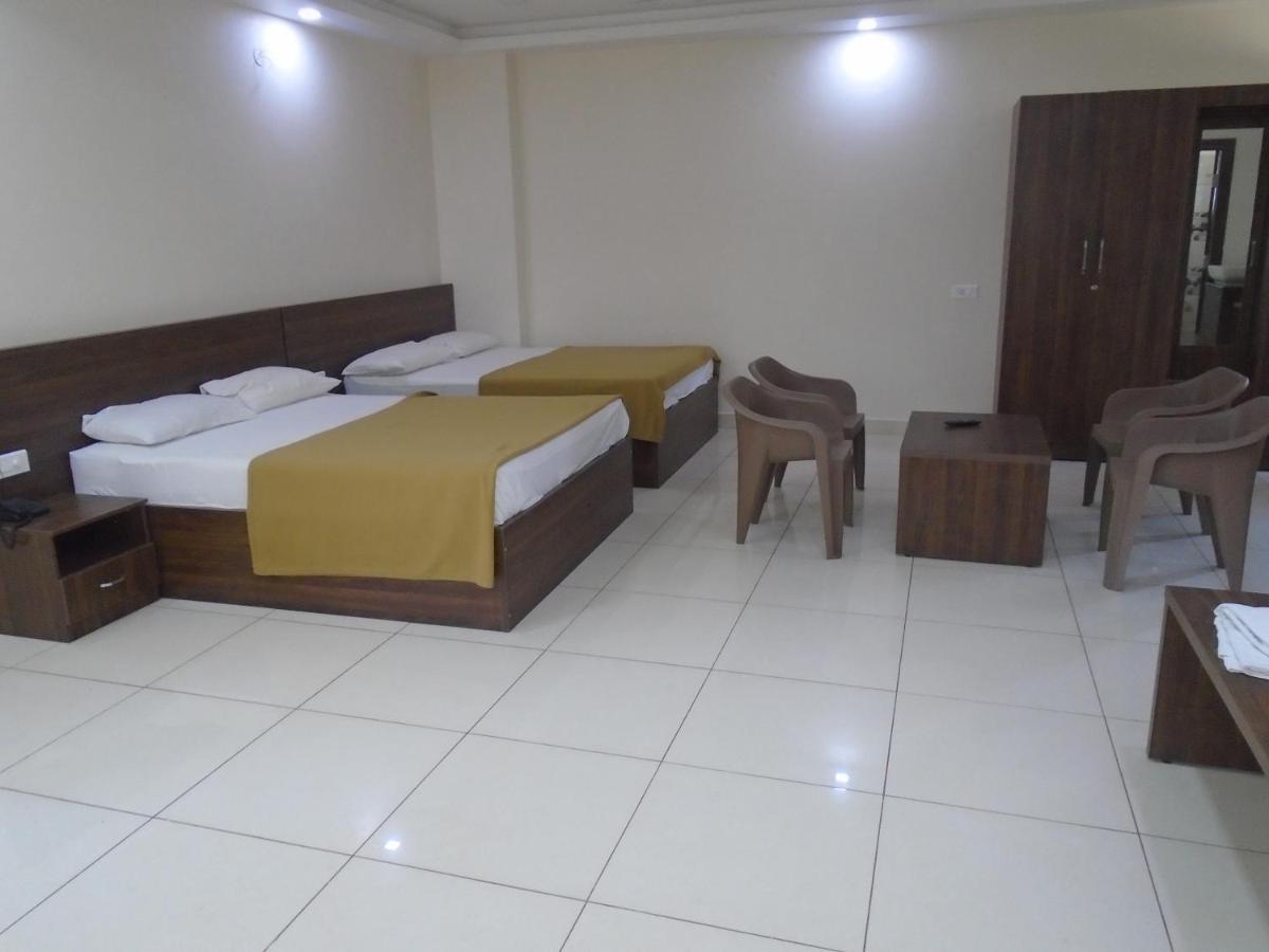 SSR Residency Hotel Mandya Exterior foto