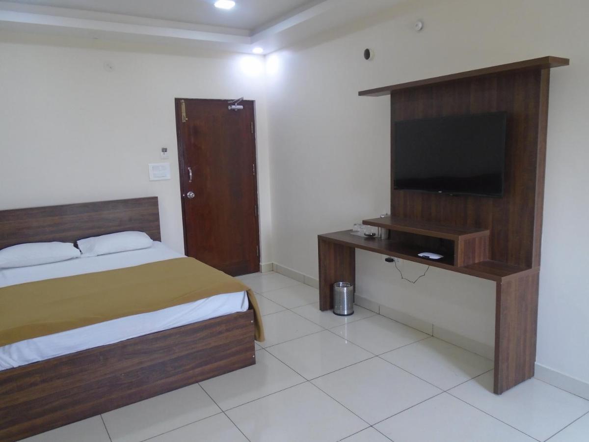 SSR Residency Hotel Mandya Exterior foto